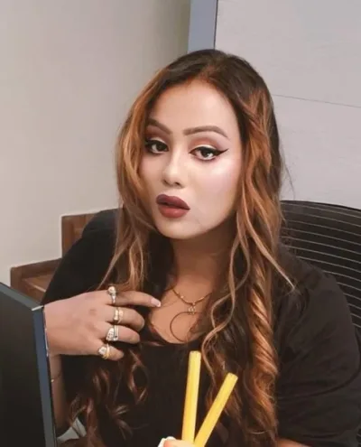 Wanshika photo 1, asian, average, brunette, 167 cm, 63 kg, Medium bust, Hong Kong